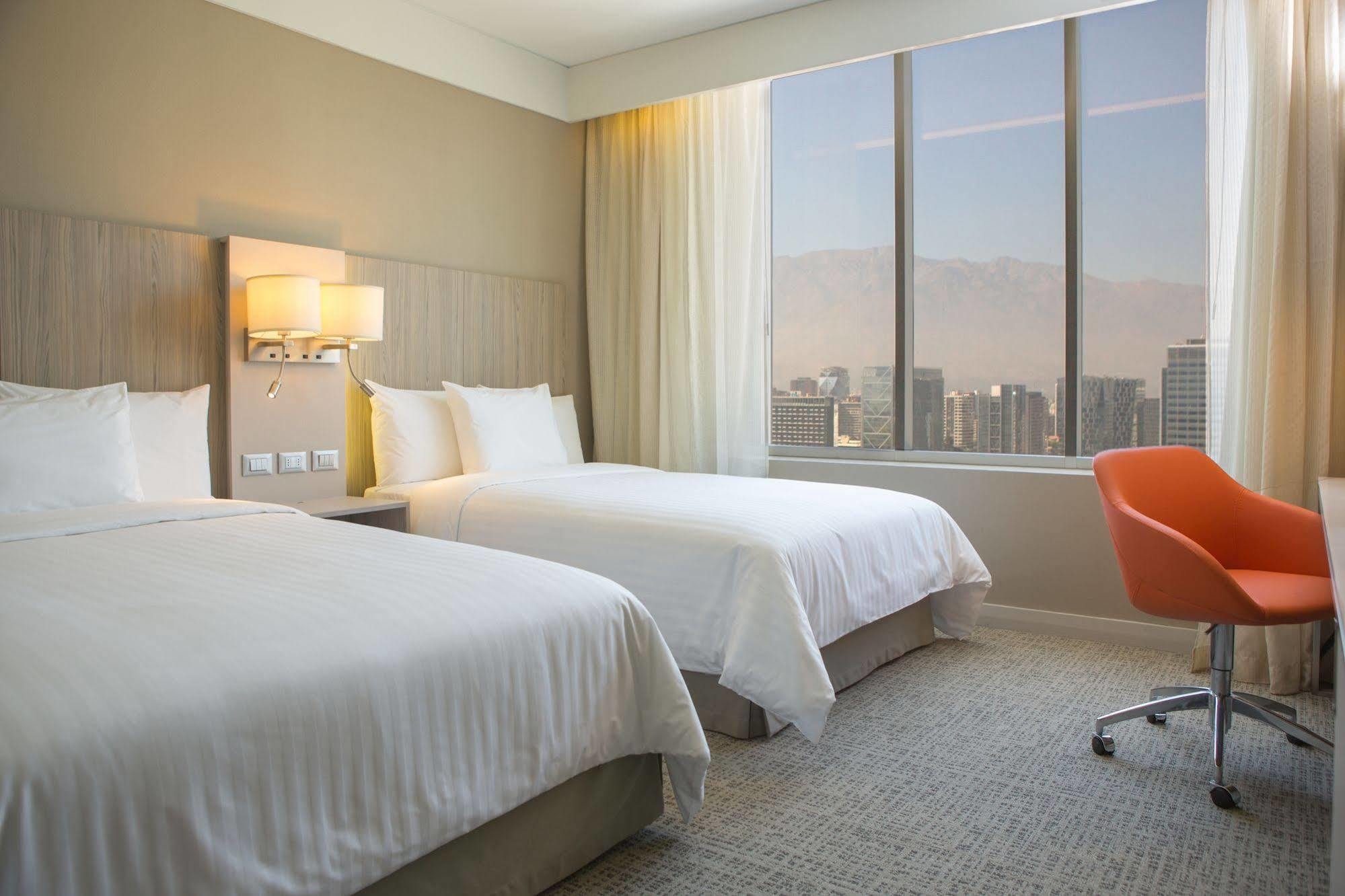 Courtyard By Marriott Santiago Las Condes מראה חיצוני תמונה