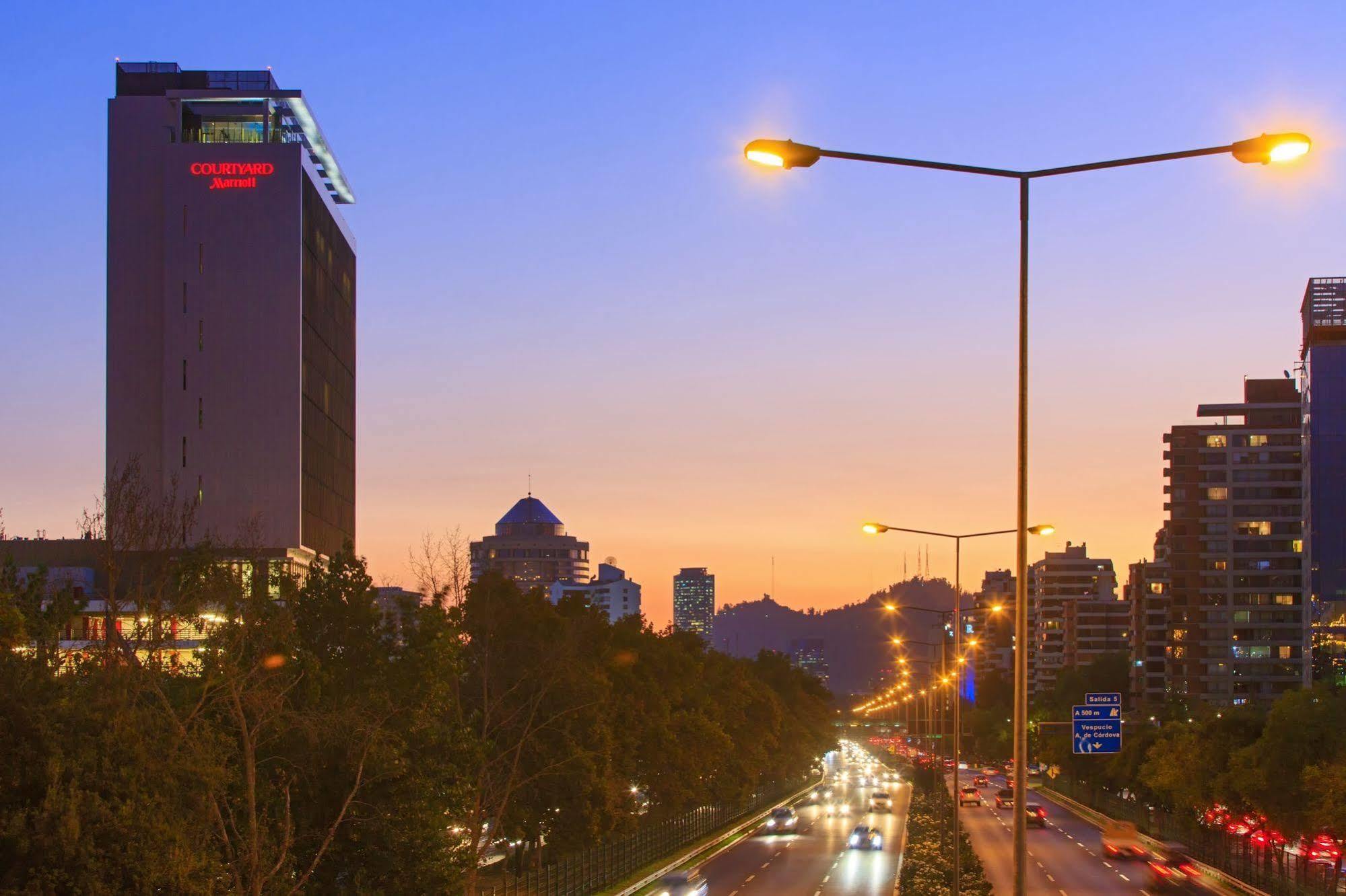 Courtyard By Marriott Santiago Las Condes מראה חיצוני תמונה